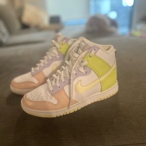 Women’s Dunk High “Lemon Twist”